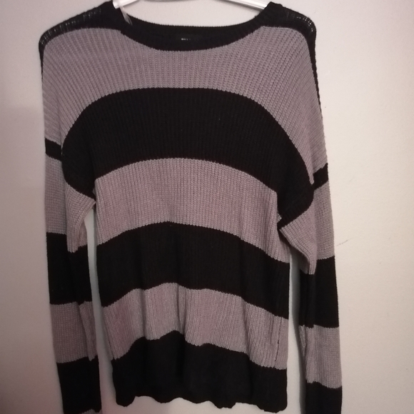 Knitted sweater - Picture 1 of 2